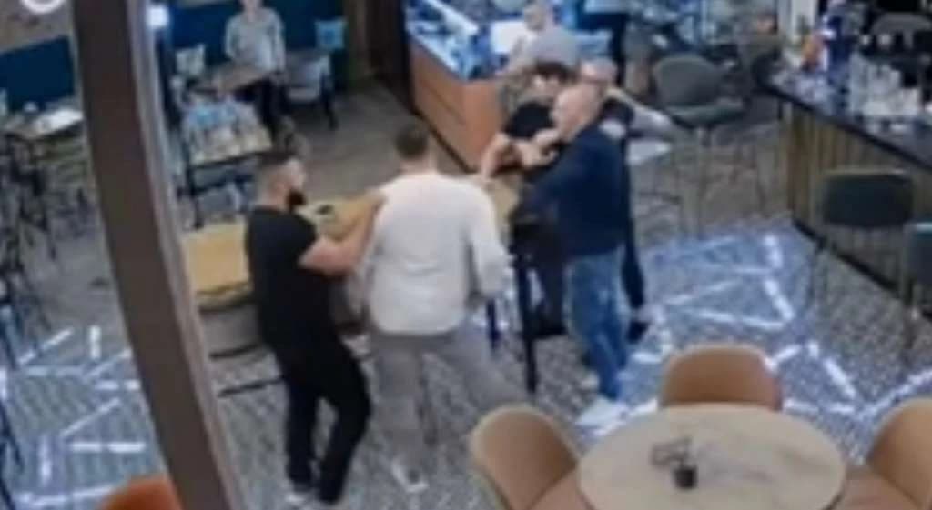 Snimak tuče sa nadzorne kamere