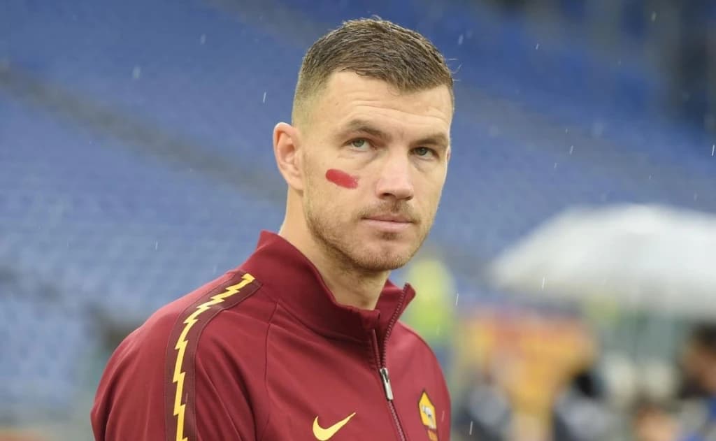 Jubilarni nastup: Zašto je Edinu Džeki ofarban obraz? 