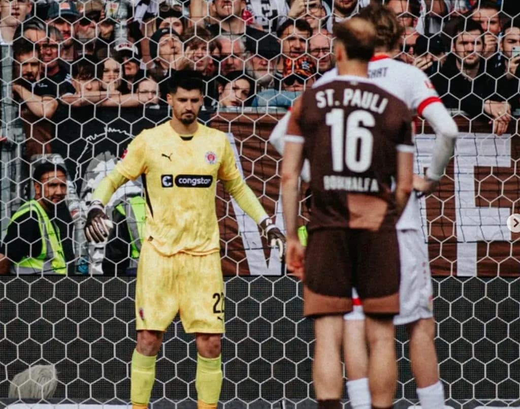 Vasilj je skinuo penal u 29. minuti