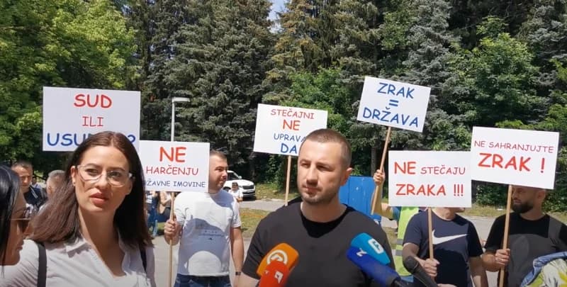 Semir Efendić na jednom od protesta radnika Zraka