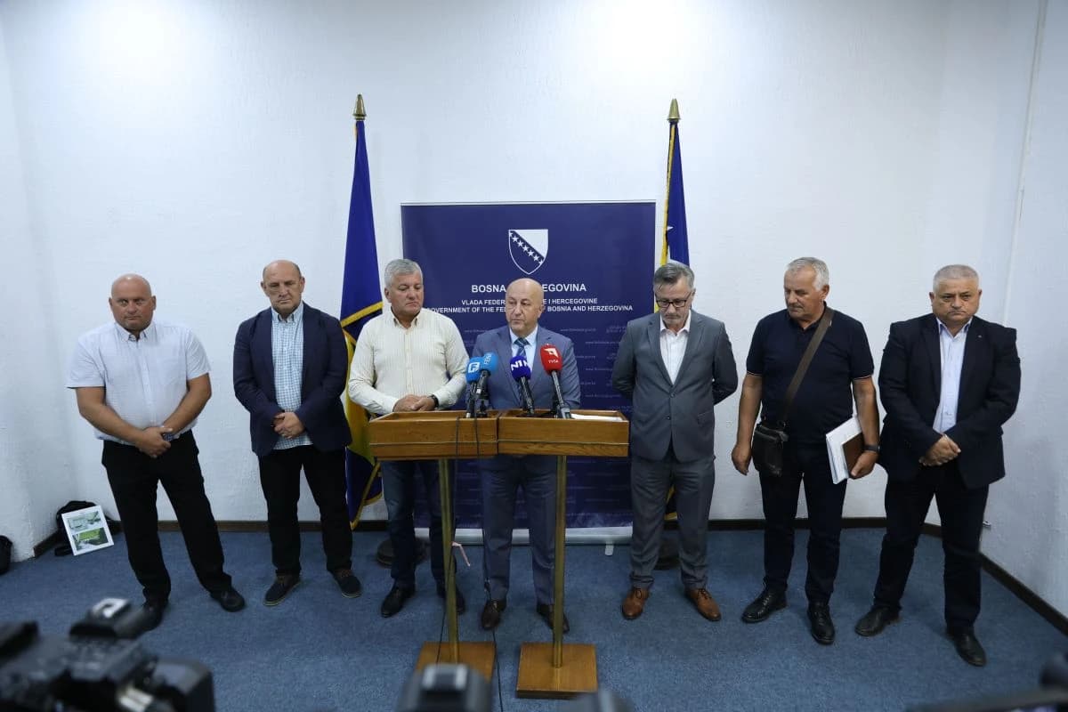 Članovi radne grupe koja je odredila borački dodatak
