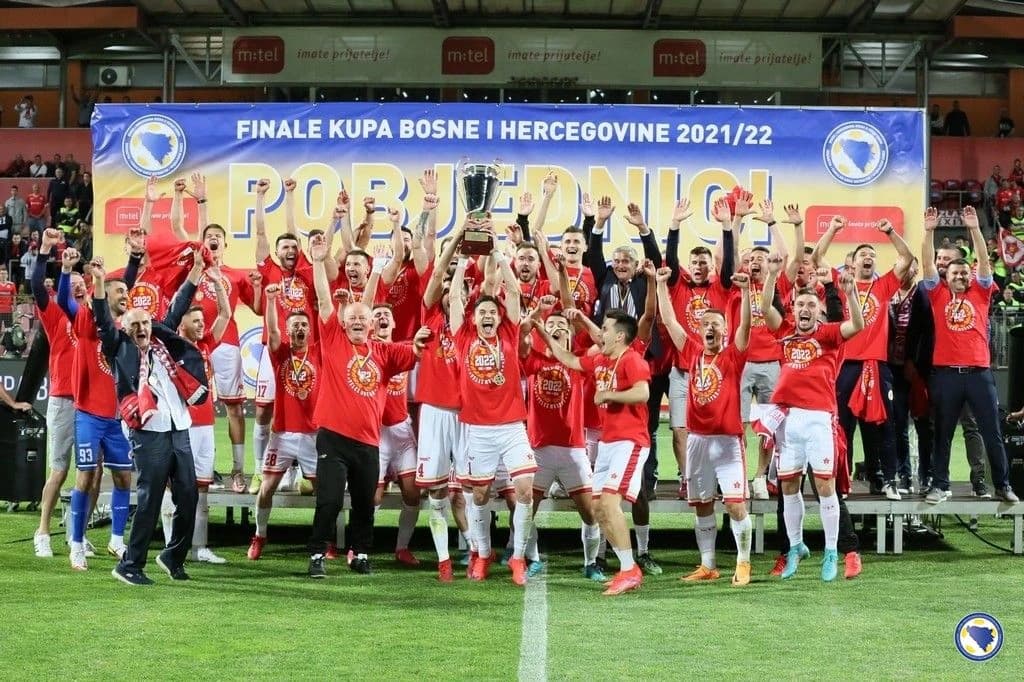 Dudić i Šoše u desnom ćošku nakon meča u Zenici