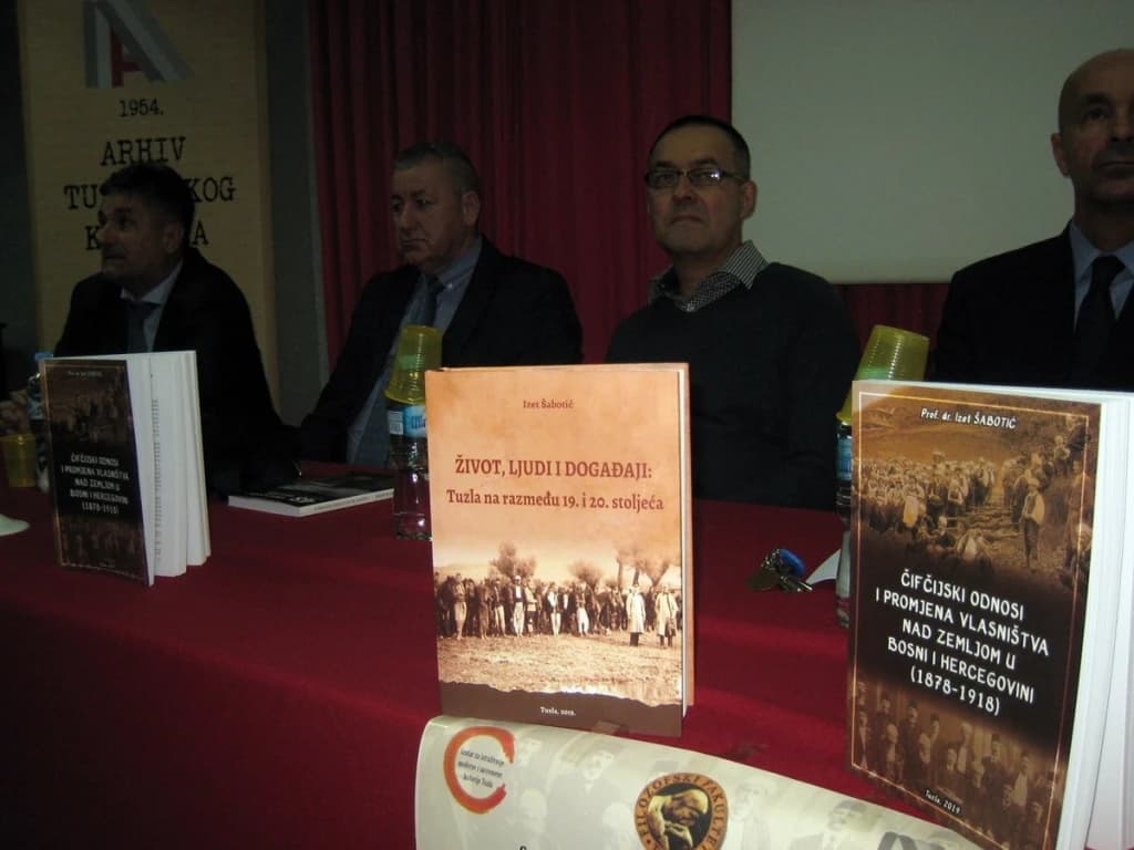 Detalj sa promocije u Tuzli