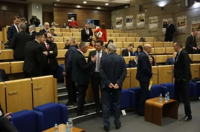 Zastupnici traže novu vanrednu sjednicu