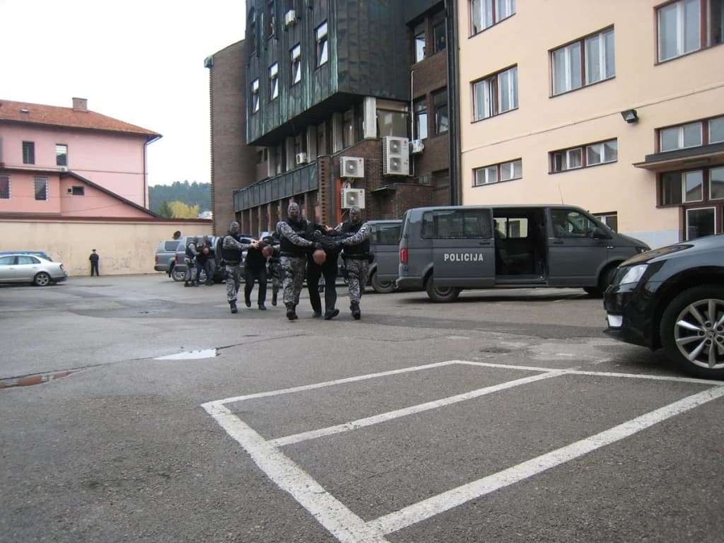 Policijaska akcija u toku