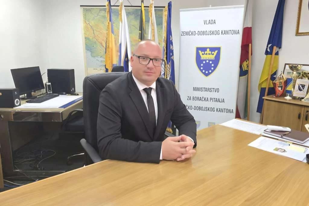 Ministar Adnan Sirovica