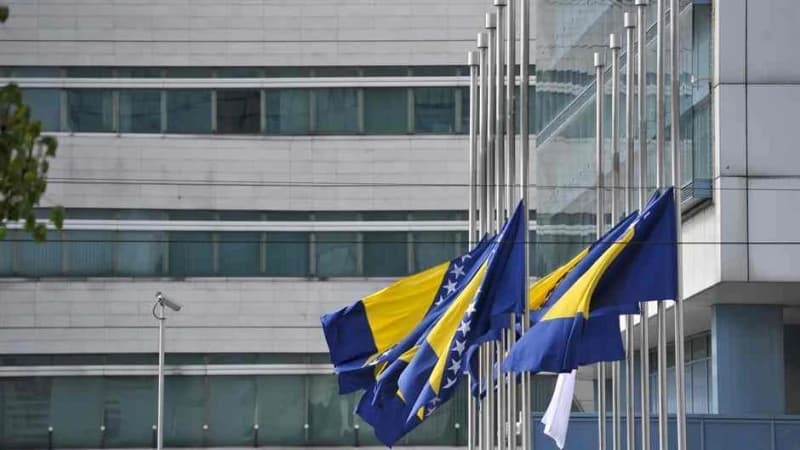 U Federaciji BiH zastave na pola koplja