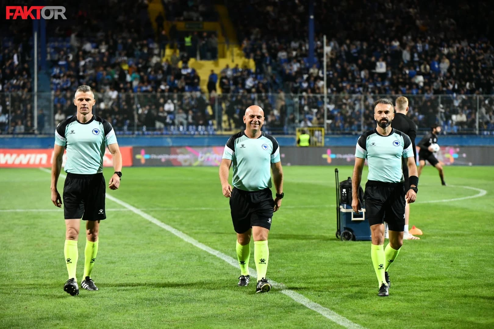 Halkić (u sredini) sudi Sarajevu i Borcu