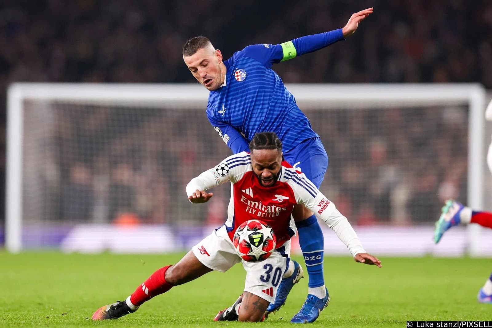 Sterling u dresu Arsenala