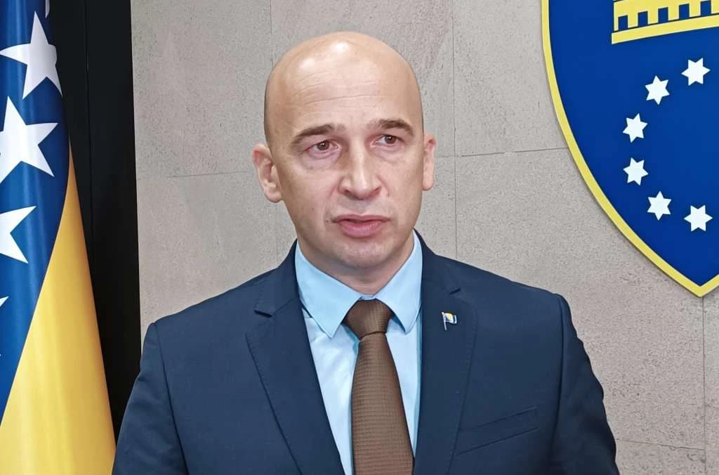 Pivić: Rumunski navijači pokušali unijeti rekvizite s likom Ratka Mladića, policija je reagovala brzo i odlučno