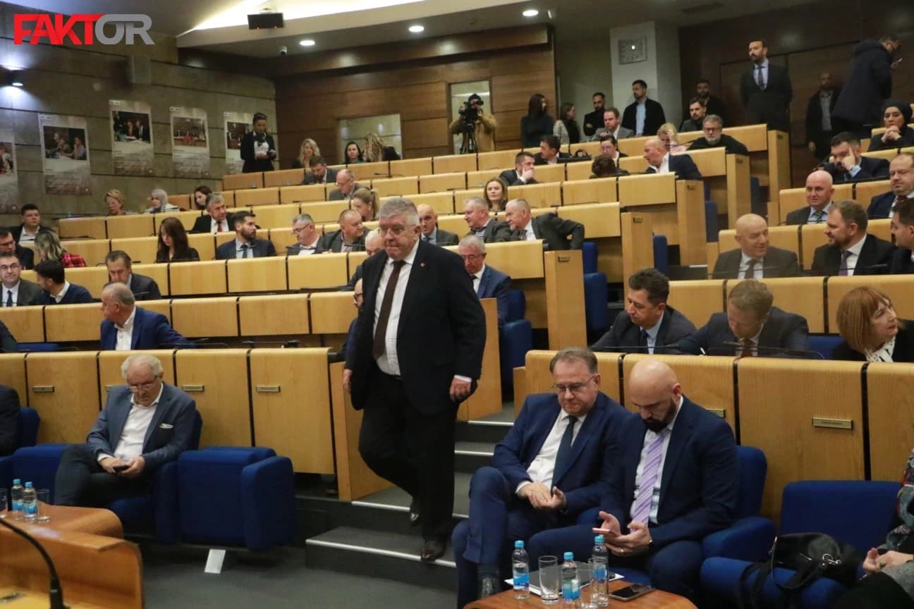 Karamatić rekao Miokoviću da se "turči", Naša stranka reagirala: Parlament nije mjesto za fašistoidne provokacije