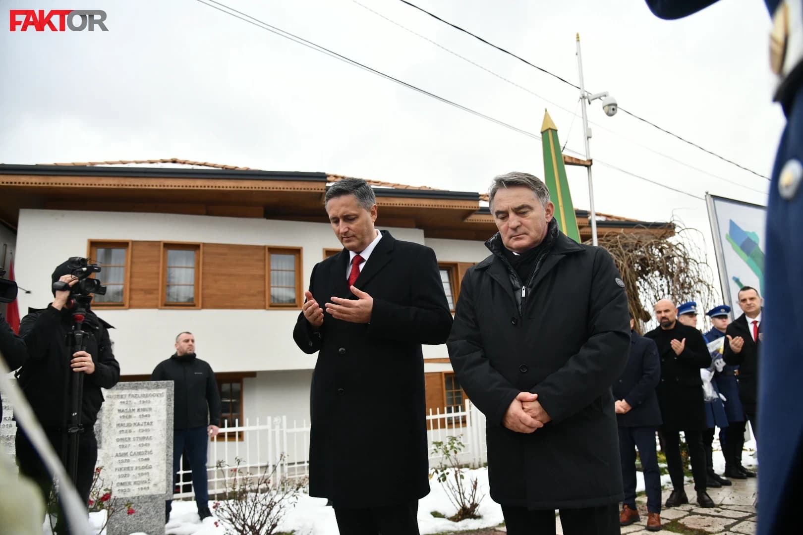 Bećirović i Komšić na Šehidskom mezarju Kovači