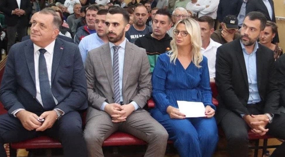 Bobana Velaga Lipić u društvu sa Miloradom Dodikom