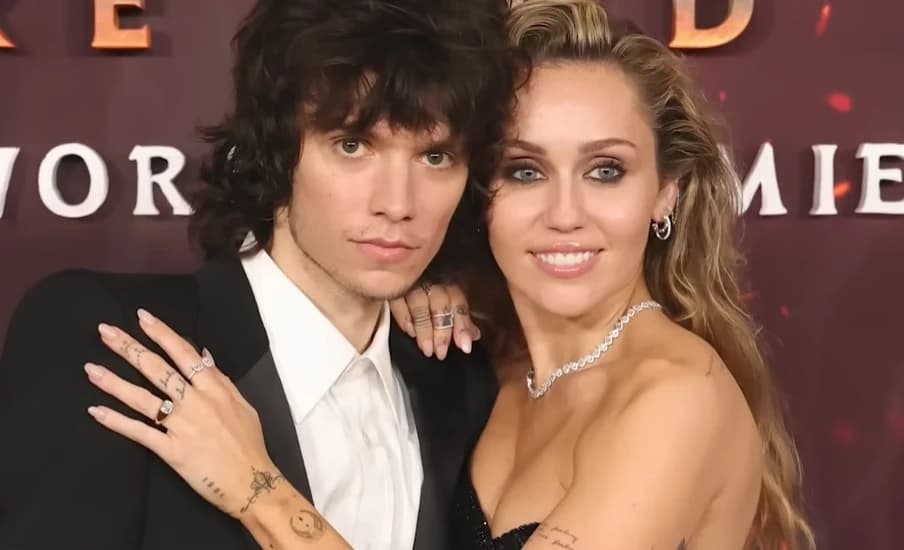 Miley Cyrus potvrdila zaruke sa šest godina mlađim muzičarem