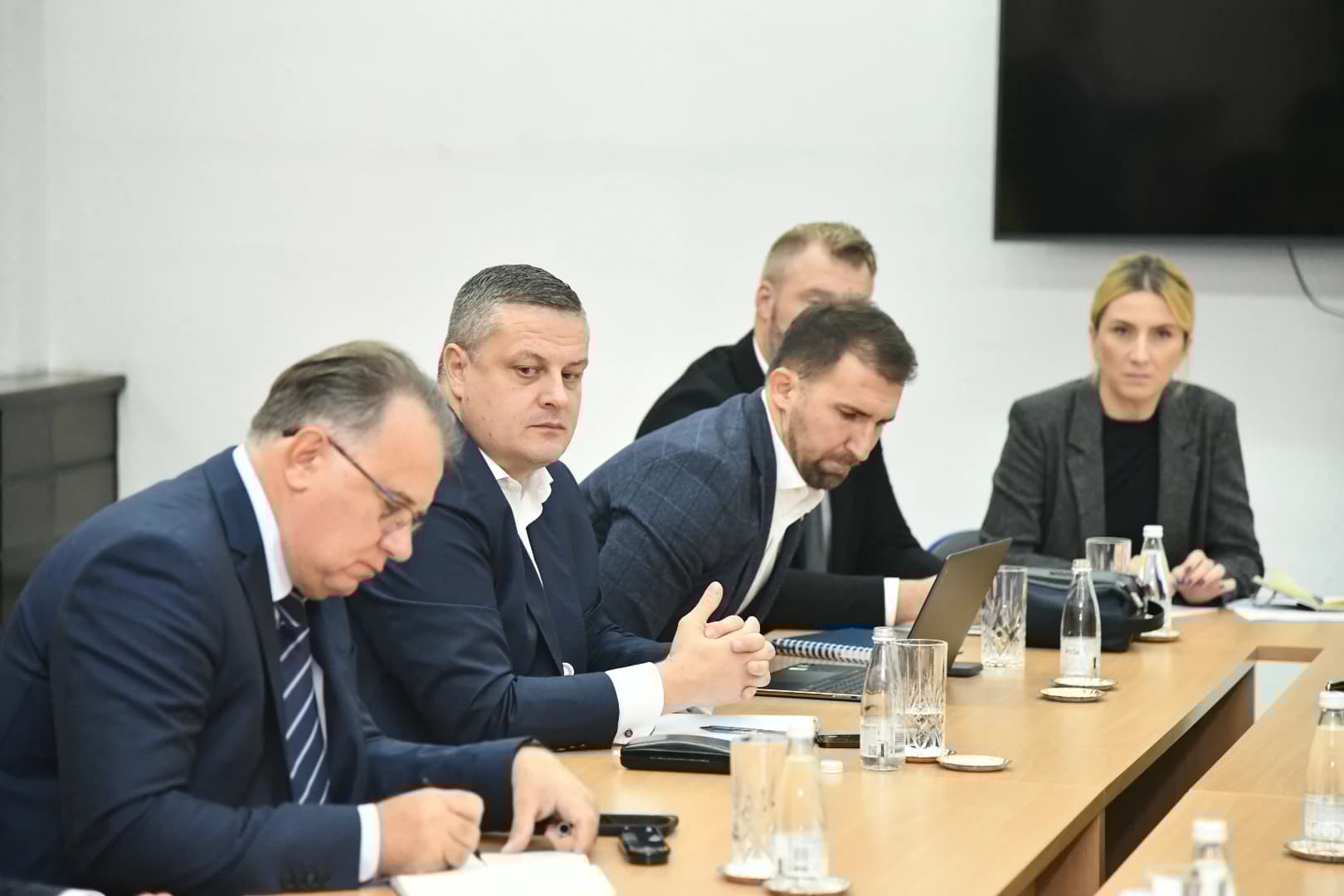 Kome smeta imenovanje osoba u UO Zavoda PIO treći mandat, ali ne smeta četvrti, peti, jesu li podnesene krivične prijave