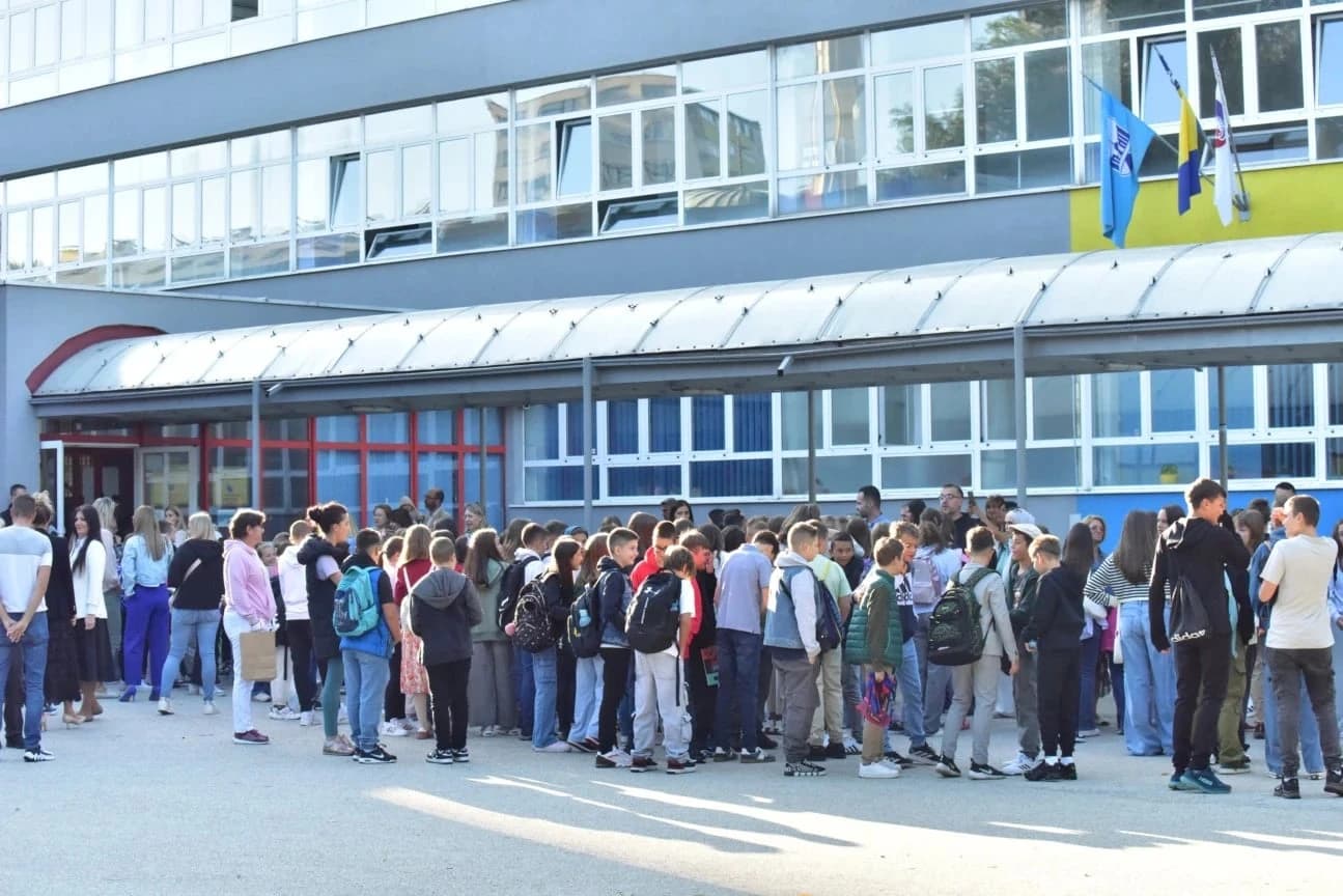 Vijeće roditelja učenika osnovnih i srednjih škola KS poziva da se osigura neometano odvijanje nastavnog procesa