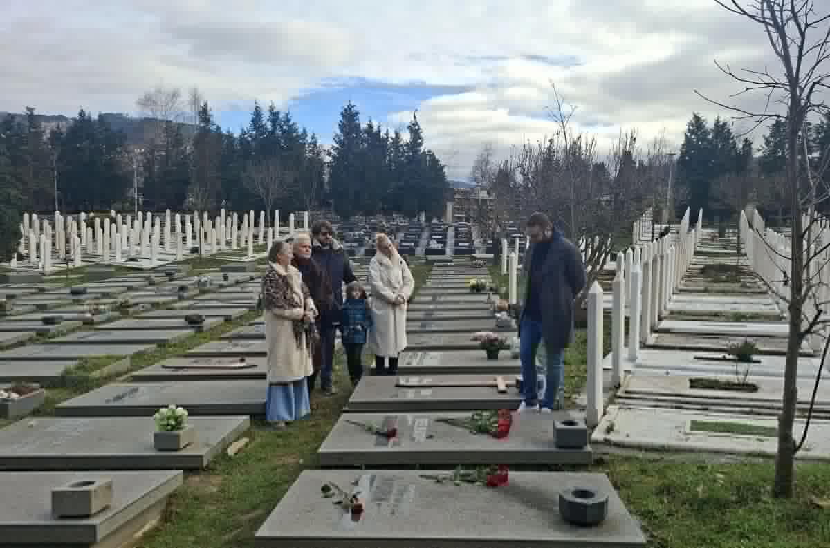 Porodica i prijatelji nisu zaboravili Kinđeta