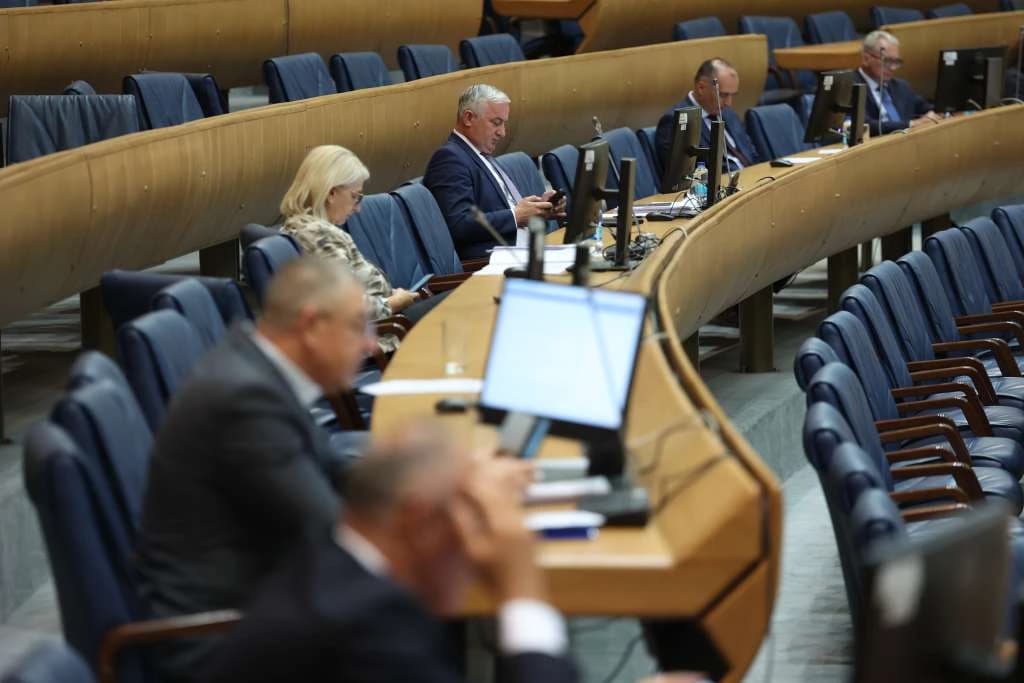 Ništa danas od zakona o državnoj imovini i dopuna Krivičnog zakona: Stranke iz RS-a i HDZ protiv, Kojović nije došao