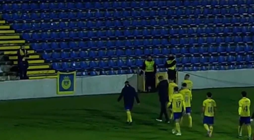 Navijač se sam pojavio na dalekom gostovanju, igrači nakon meča nisu krili emocije