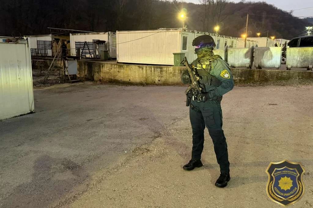 Na području migrantskog kampa u Blažuju uhapšena jedna osoba, tri smještene u Imigracioni centar