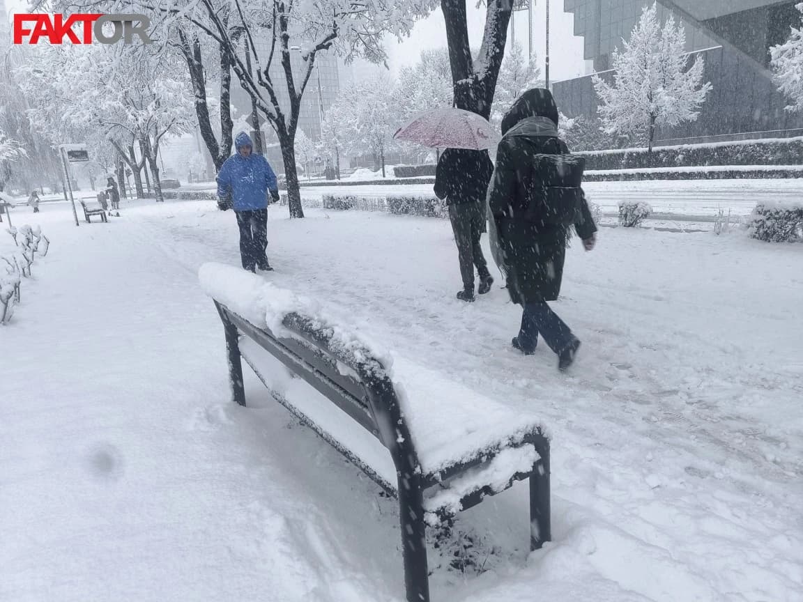 Na snazi narandžasto upozorenje: Idete li vani, dobro se obucite, temperature će se spuštati i do minus 14 stepeni