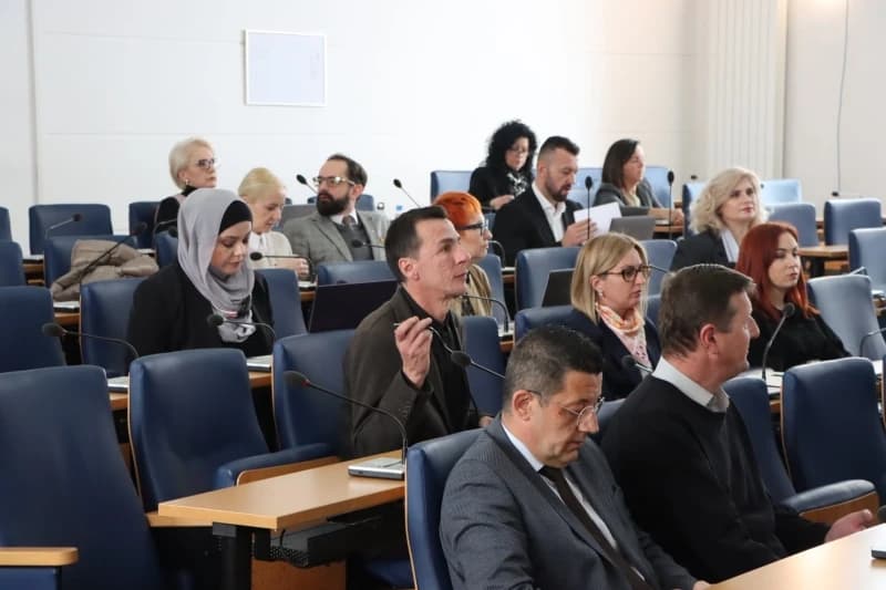 Zastupnici nemaju materijale za diskusiju o zakonima