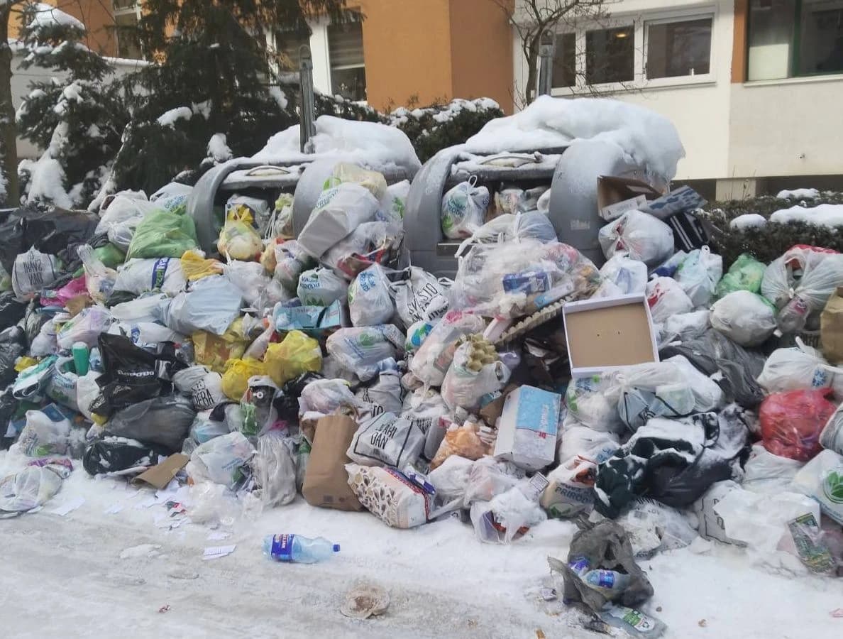Grad je ovih dana zatrpan smećem