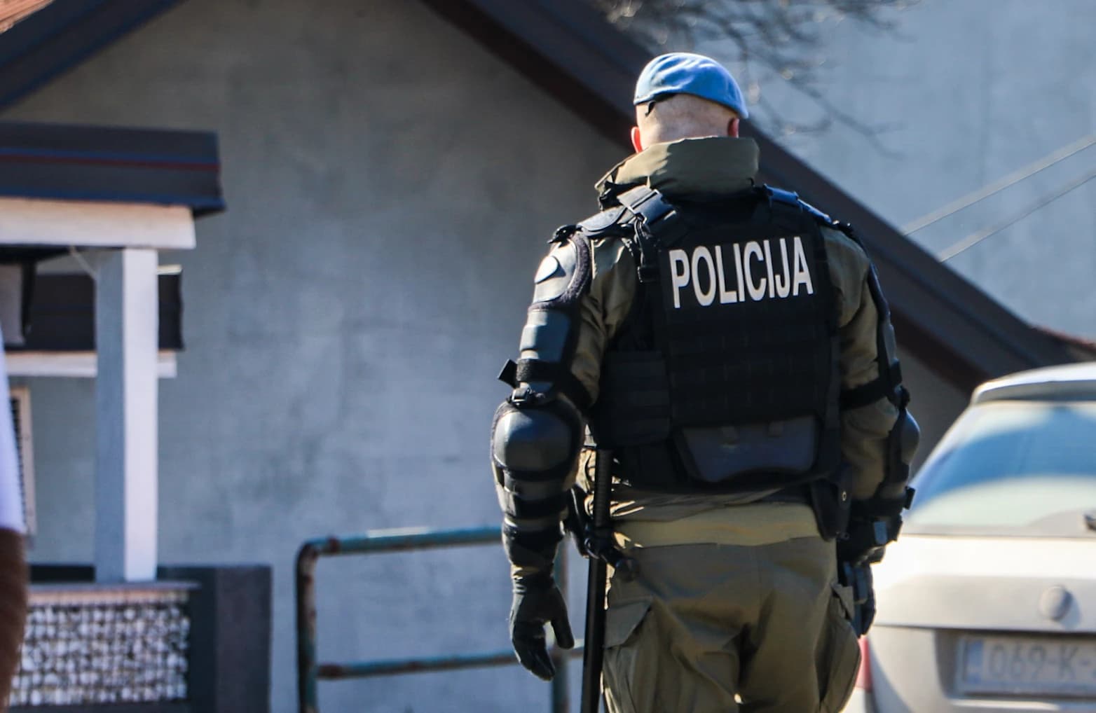 Zbog sumnje na uzimanje mita za polaganje vozačkog ispita u toku pretresi na 15 lokacija na području KS