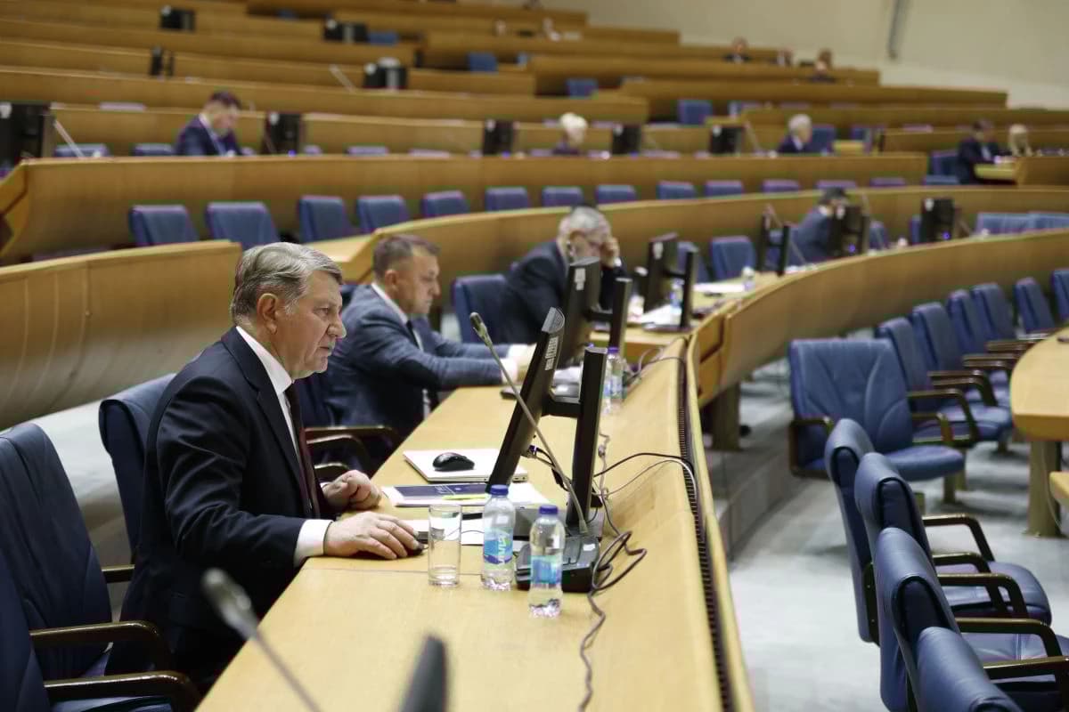 Zastupnici SDA i DF-a uputili zahtjev Ustavnom sudu BiH za ocjenu ustavnosti izbora nove Vlade RS-a