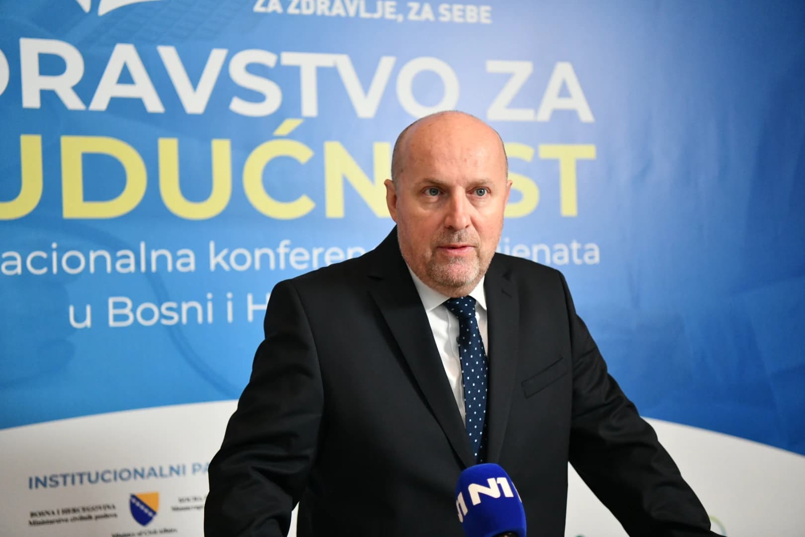 Prim. dr. Enis Hasanović