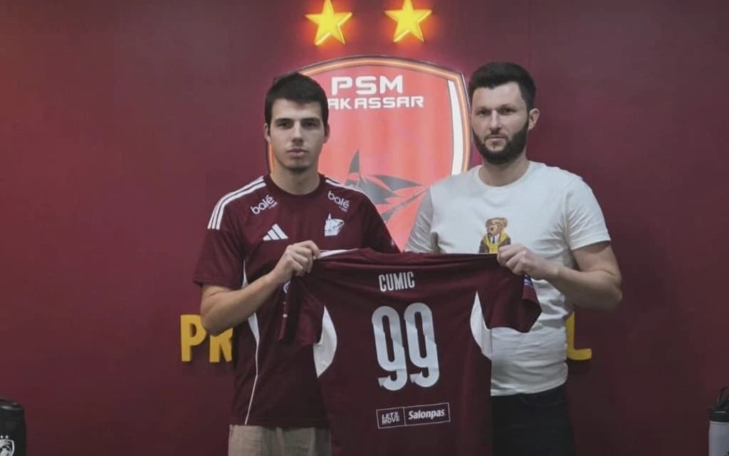 Čumić i menadžer Stjepanović na potpisu