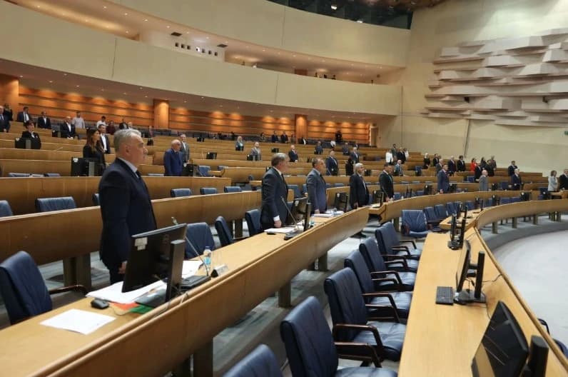 Parlamentarci o Čovićevom pozivu da se na Schmidta izvrši pritisak da povuče odluke o raspolaganju državnom imovinom