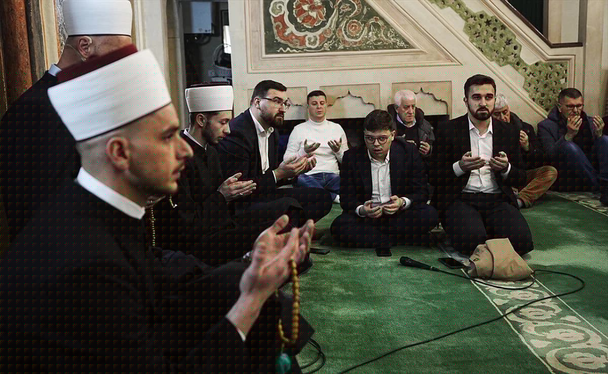 Muslimani u Sarajevu obilježili Lejletu-l-berat, noć oprosta i sudbine