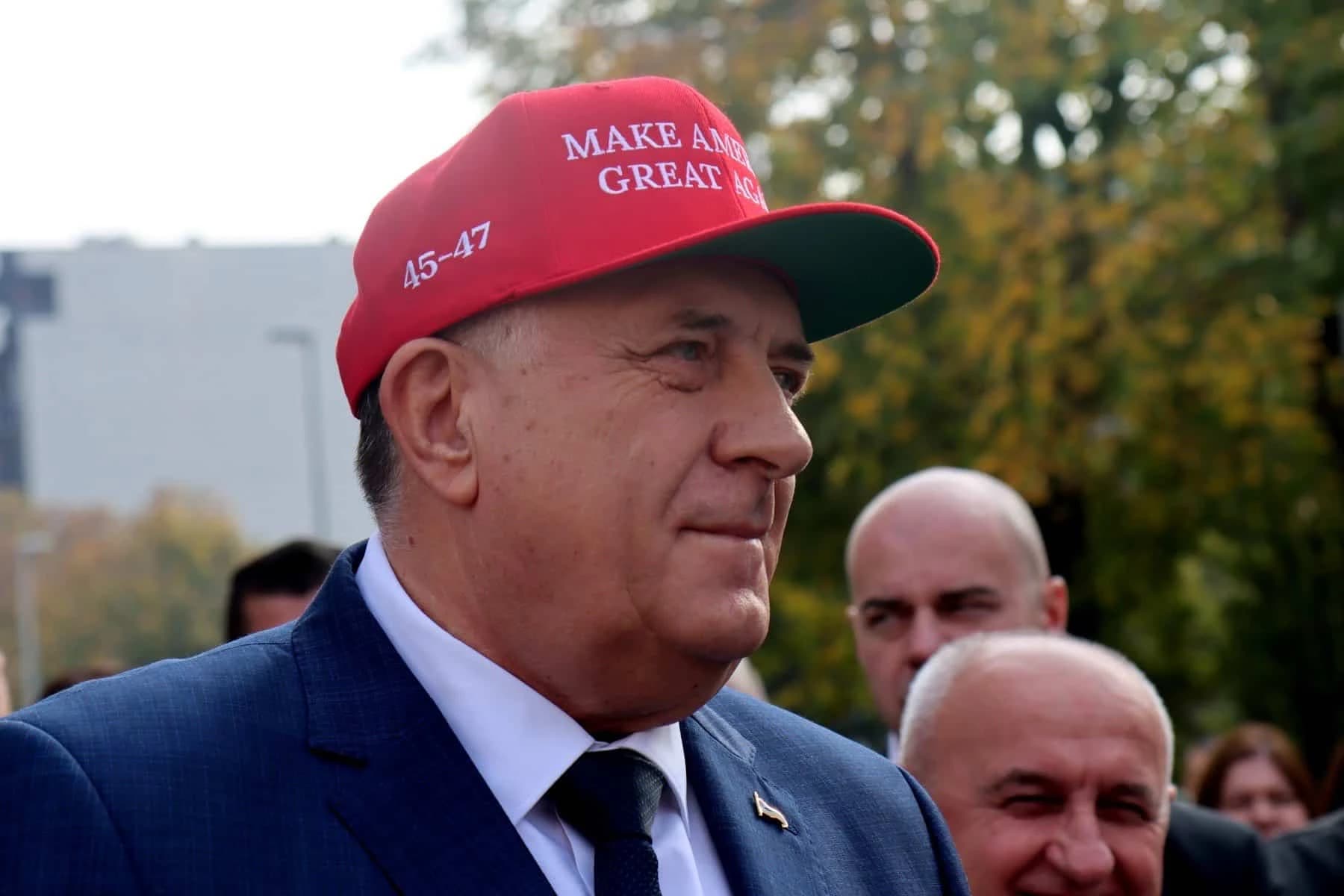 FT: Dodikova posjeta SAD-u govori da nema namjeru povući se i odustati od poziva na secesiju što prijeti stabilnosti BiH