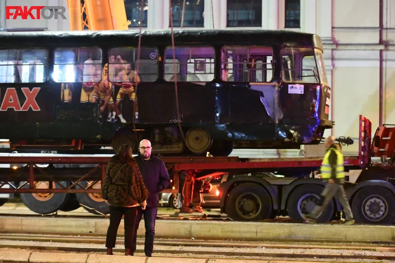 Šteta i Karić došli na mjesto nesreće, tramvaj sklonjen s ceste, čeka se prebacivanje u GRAS