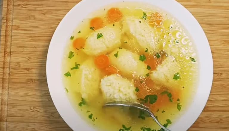 Ovo je prava mjera za savršenu mekoću knedli u supi