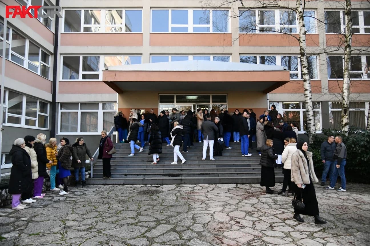 Uposlenici Stomatologije potpisuju ugovore o radu, Senat UNSA prihvatio spajanje fakulteta i kliničkog centra