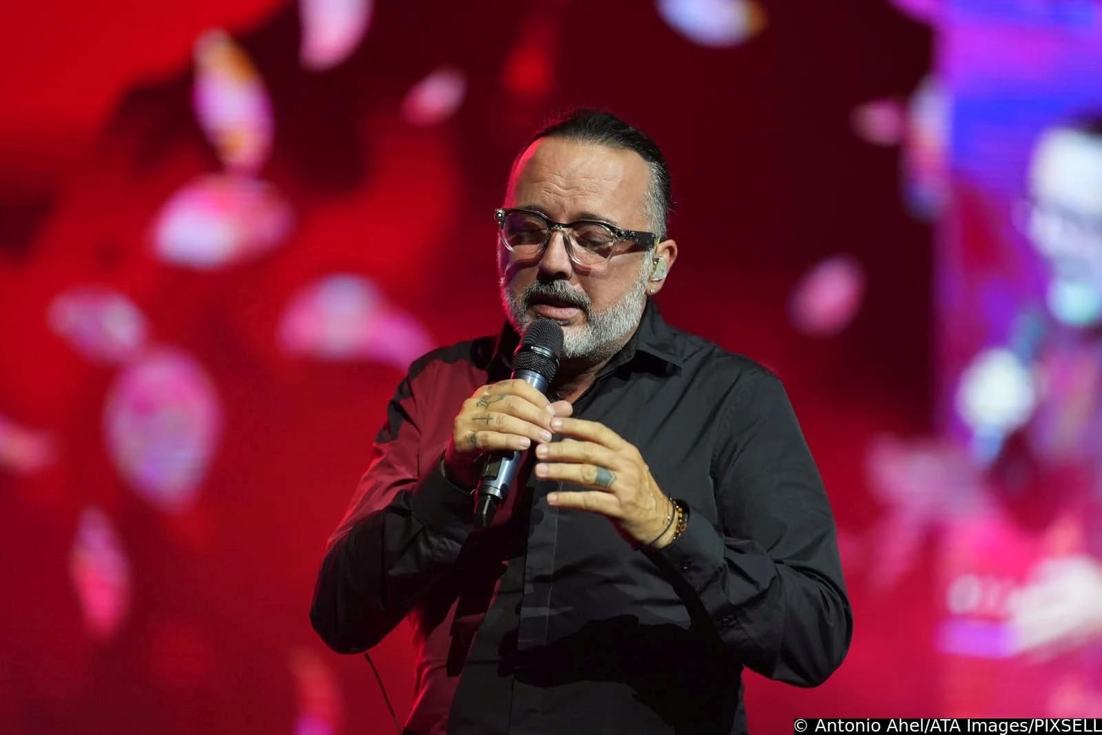 Tony Cetinski otkazao koncert u dvorani u Novom Sadu koja je ratnih 90-ih godina služila kao logor