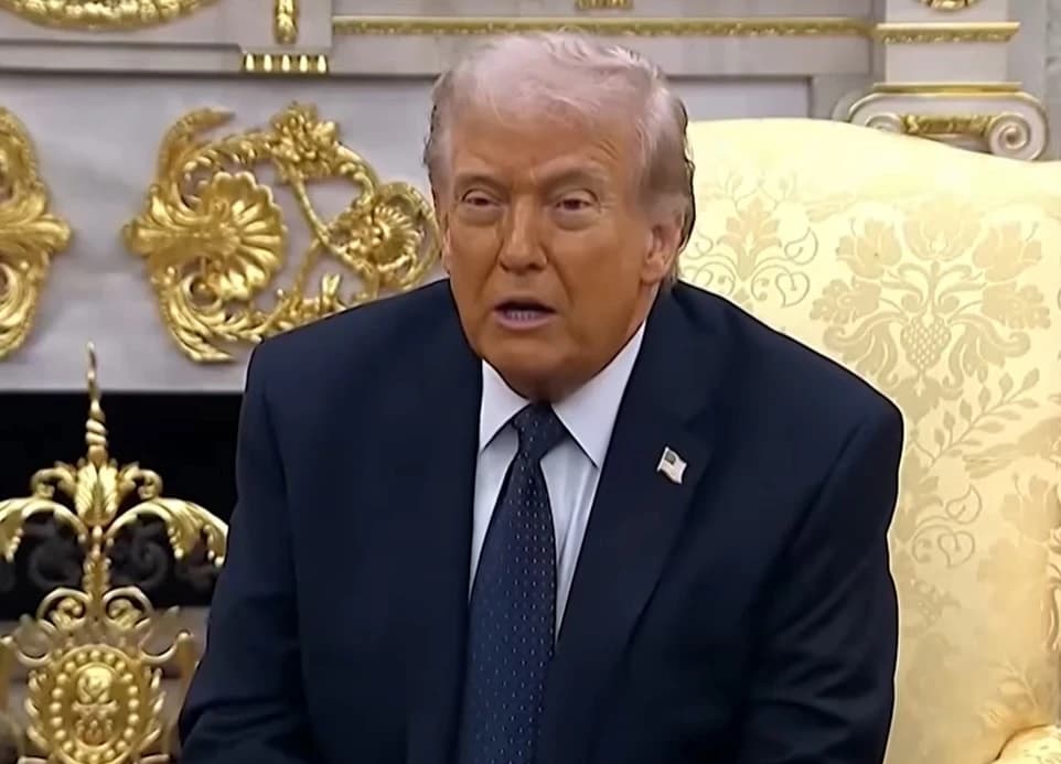 Šta koristi Donald Trump pa mu je koža lica narandžasta i zašto to radi