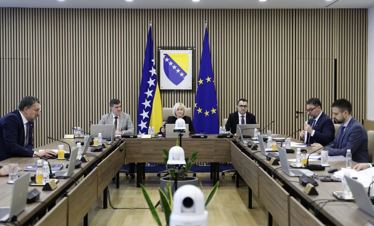 Vijeće ministara BiH: Krišto o terorizmu, Košarac kontra BHRT-a, a Konaković se hvali vraćanjem ljudi iz Dubaija