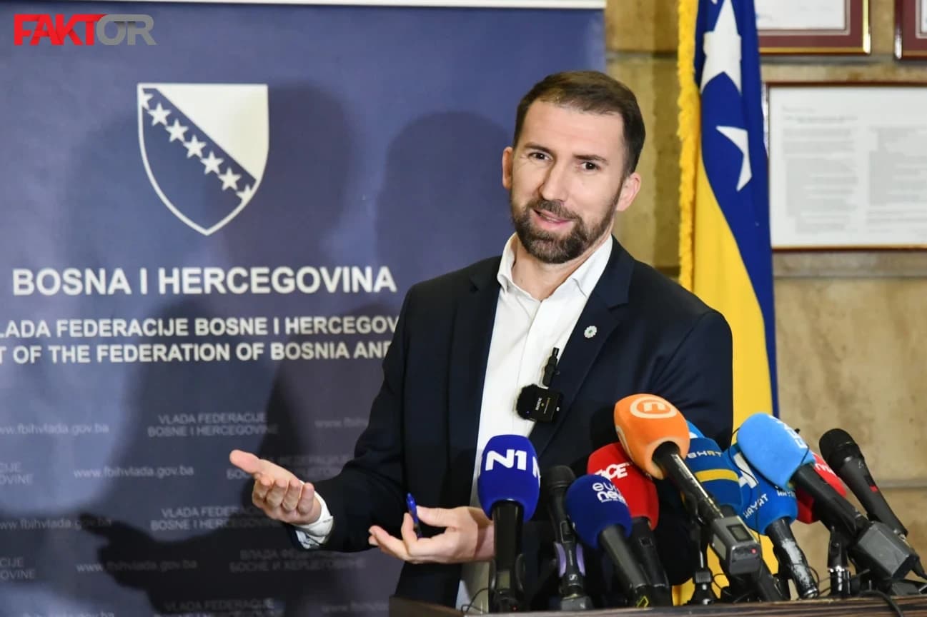 Kao da Trojka i HDZ nisu vlast u FBiH: Deliću pao zakon u Parlamentu, pogodite ko su ministru glavni krivci