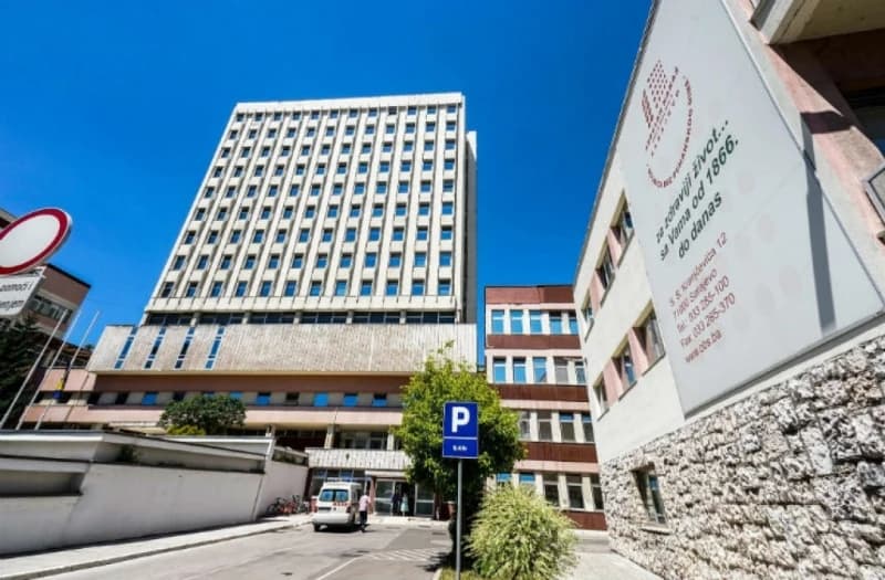 Iz Sindikata tvrde da u Općoj bolnici liftovi više ne rade nego rade, iz bolnice kažu da ulažu milion KM u nove