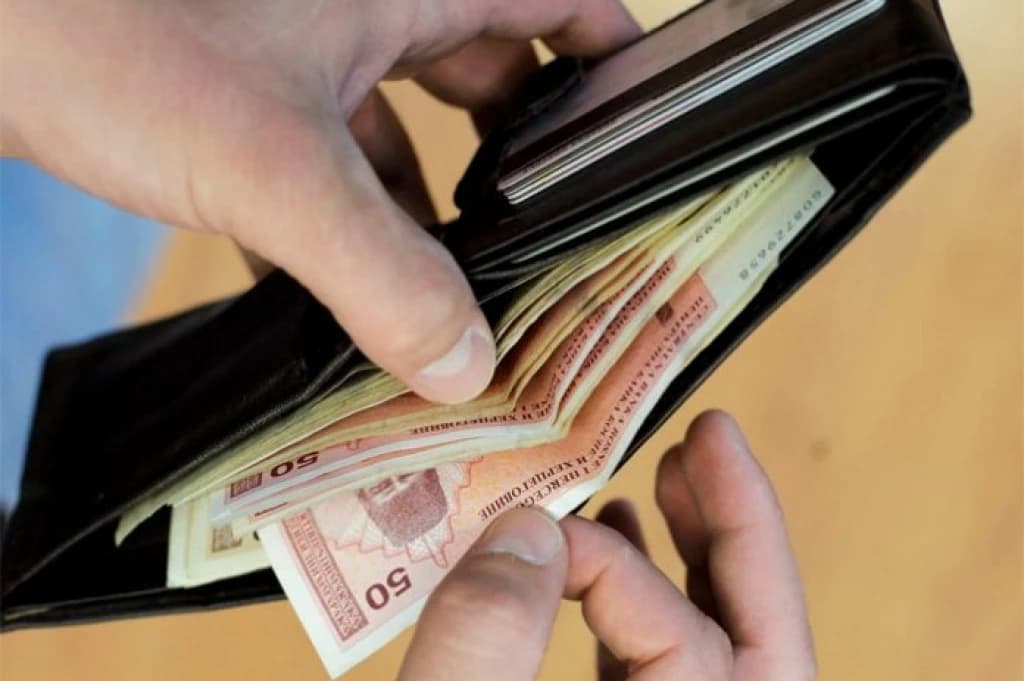 Počastili se povećanjem: Entitetski premijer ima bruto plaću 8.806 KM