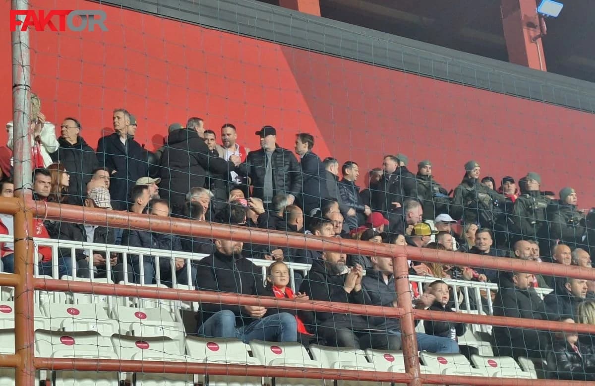Barbarez na tribinama stadiona Rođeni
