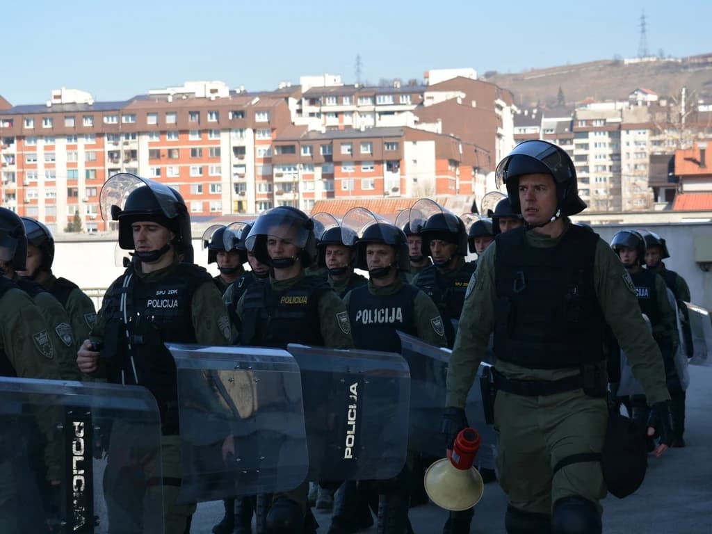 Policija pretresa na 24 lokacije, na meti dileri droge