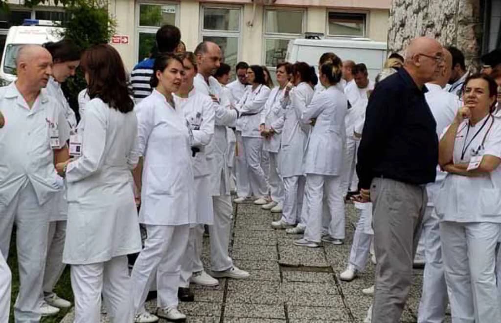 Održano posljednje ročište po tužbi 4.500 ljekara protiv Vlade FBiH: "Nadamo se presudi u korist radnika"