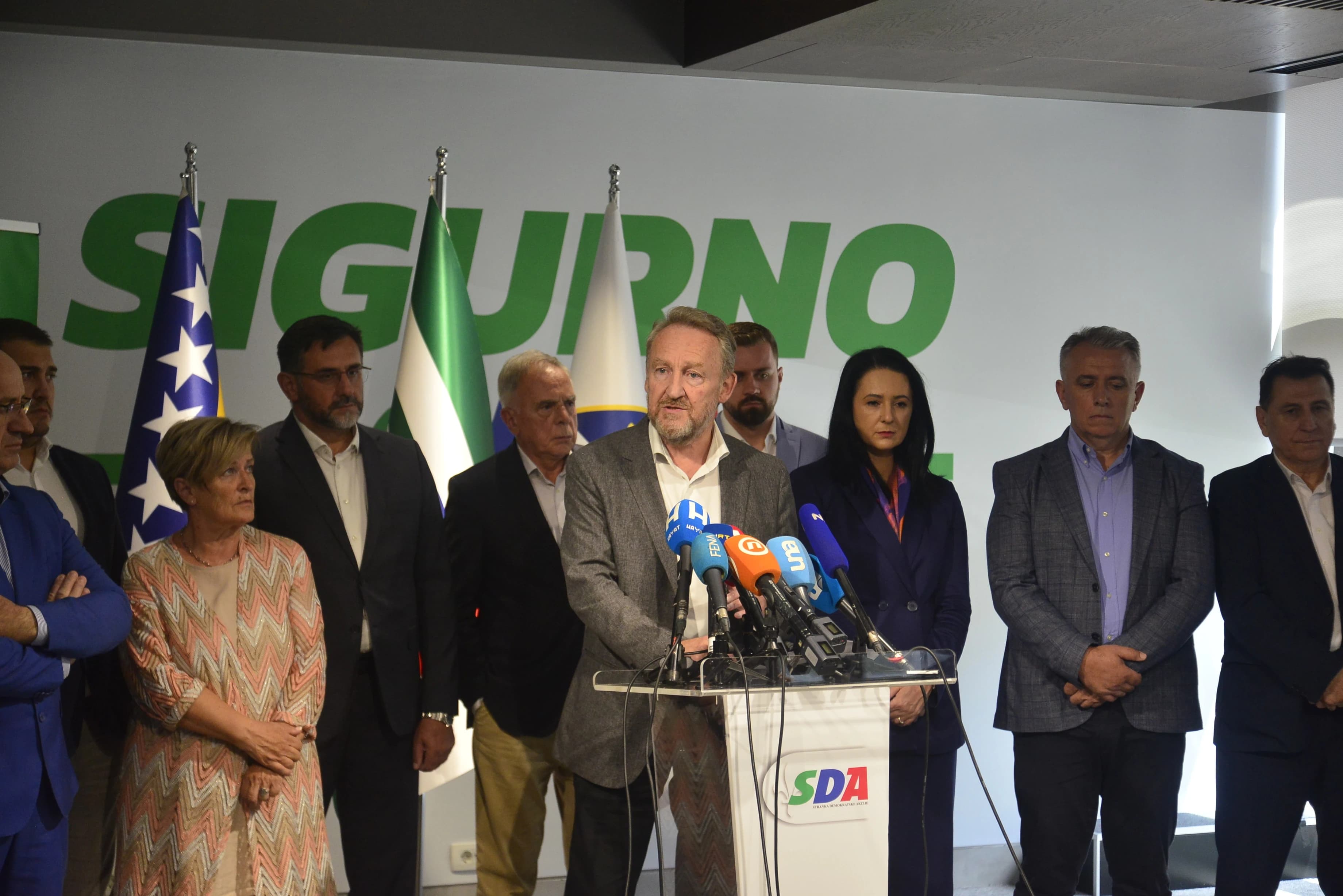SDA: Trojka je saučesnik u opasnom projektu gašenja Željezare i slabljenju namjenske industrije