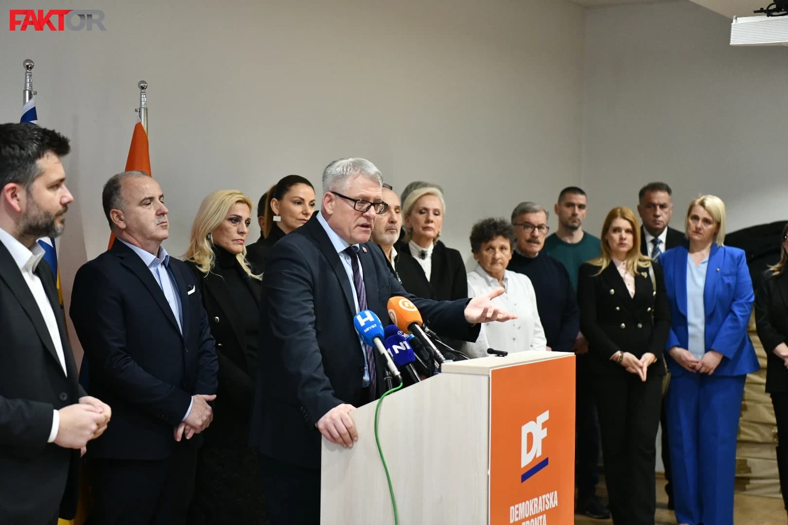 DF: Trojka izdajnički prepustila imovinu EPBiH u ruke EP "Herceg Bosne", tražimo hitnu sjednicu Parlamenta