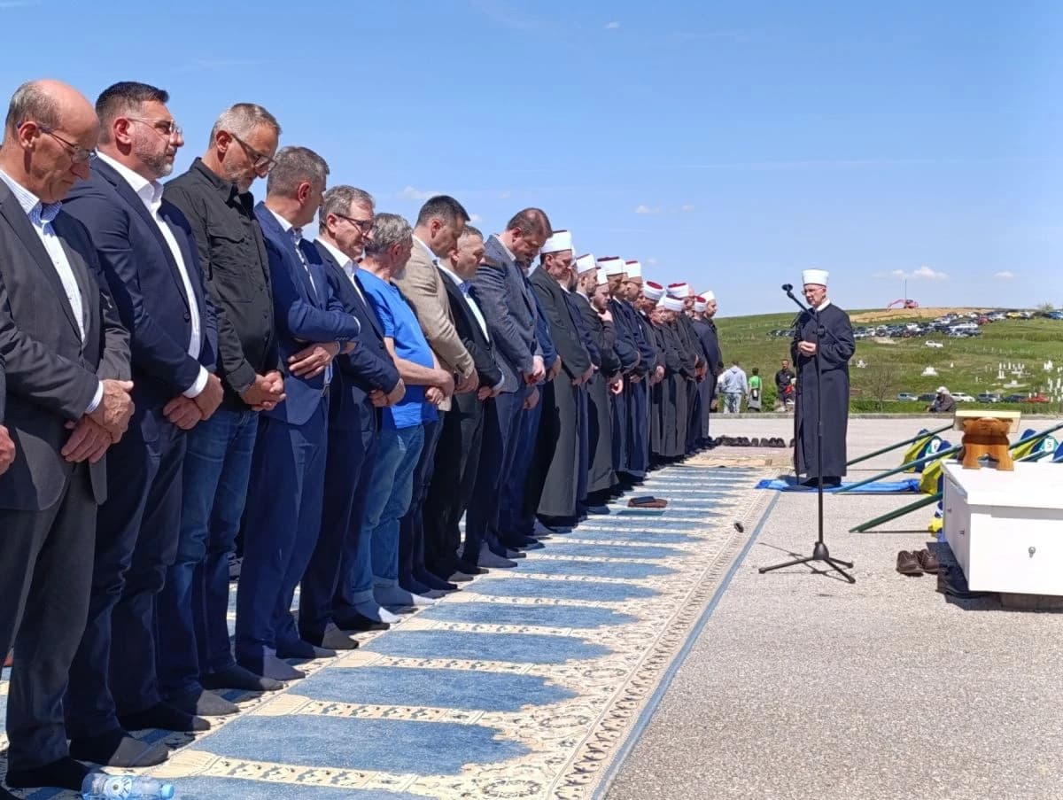 U Vlasenici klanjana dženaza i obavljen ukop šest žrtava: Podrinje u svojim utrobama krije hiljade žrtava genocida