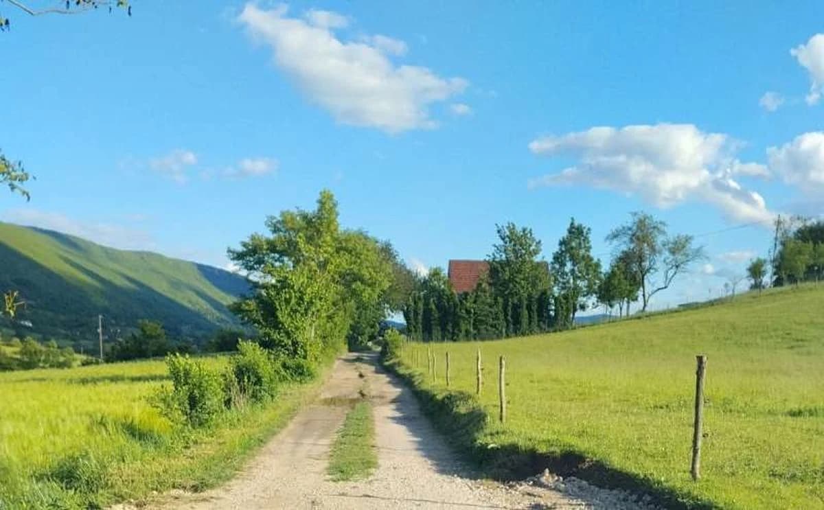 Mještani bihaćkog zaseoka godinama vode borbu, sad sami finansirali dio asfaltiranja